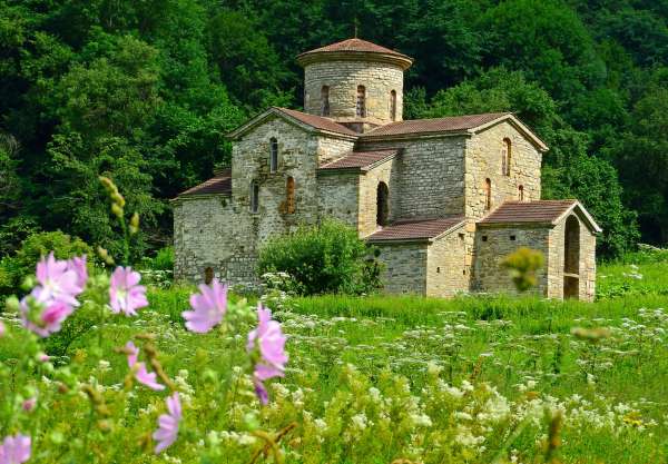 Куда бюджетно, но интересно съездить